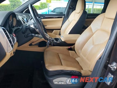 Zdjęcie 7 z 13 samochodu: 2016 PORSCHE CAYENNE VIN:WP1AA2A23GLA10638 - miniatura