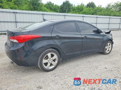 Trzecie zdjęcie samochodu z tyłu: 2012 HYUNDAI ELANTRA GLS VIN:5NPDH4AE7CH117030 - miniatura