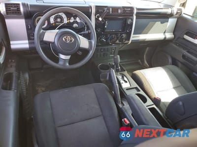 Zdjęcie 8 z 13 samochodu: 2007 TOYOTA FJ CRUISER BASE VIN:JTEBU11F470089602 - miniatura