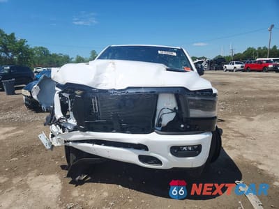 Piąte zdjęcie samochodu w środku: 2023 RAM 1500 LARAMIE VIN:1C6SRFJT0PN542634 - miniatura