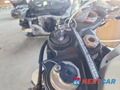 Zdjęcie 8 z 10 samochodu: 2024 BMW S 1000 RR VIN:WB10E6304R6J55352 - miniatura