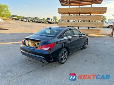 Czwarte zdjęcie samochodu z boku: 2016 MERCEDES-BENZ CLA 250 4MATIC VIN:WDDSJ4GB0GN339106 - miniatura