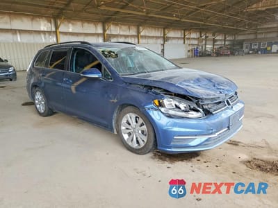 Czwarte zdjęcie samochodu z boku: 2019 VOLKSWAGEN GOLF SPORTWAGEN S VIN:3VW117AU6KM510006 - miniatura