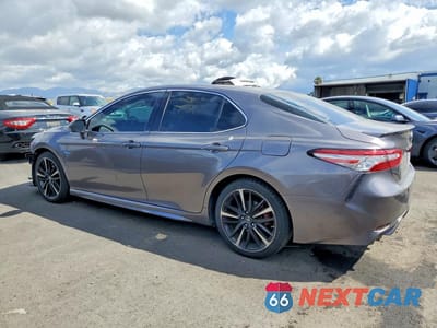 Drugie zdjęcie samochodu z przodu: 2018 TOYOTA CAMRY XSE VIN:4T1B61HK2JU061276 - miniatura