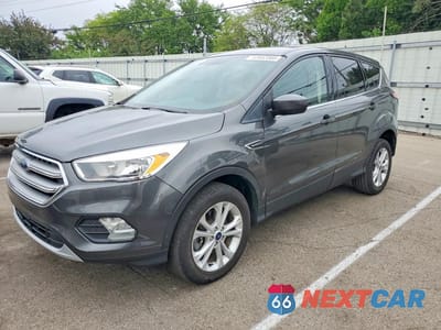 2017 FORD ESCAPE SE 1FMCU9GD3HUE92358 - główne zdjęcie licytacji z USA - miniatura