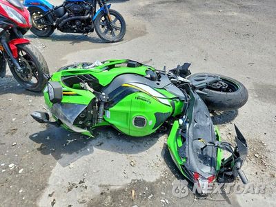 Trzecie zdjęcie samochodu z tyłu: 2025 KAWASAKI ZX1002 L VIN:JKBZXVL10SA019610 - miniatura
