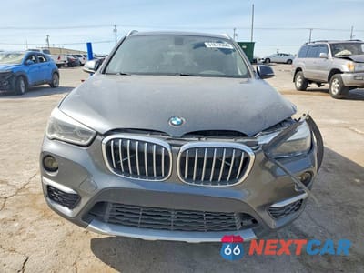 Piąte zdjęcie samochodu w środku: 2018 BMW X1 VIN:WBXHT3C3XJ5K26023 - miniatura