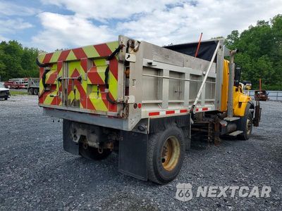 Czwarte zdjęcie samochodu z boku: 2016 INTERNATIONAL 7400 DUMP TRUCK VIN:1HTWDAARXGH135597 - miniatura