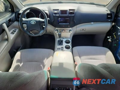 Zdjęcie 8 z 14 samochodu: 2012 TOYOTA HIGHLANDER BASE VIN:5TDZK3EH0CS060945 - miniatura