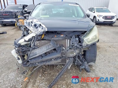 Piąte zdjęcie samochodu w środku: 2017 FORD ESCAPE S VIN:1FMCU0F78HUD64236 - miniatura