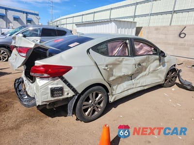 Trzecie zdjęcie samochodu z tyłu: 2017 HYUNDAI ELANTRA SE VIN:5NPD84LF2HH200023 - miniatura