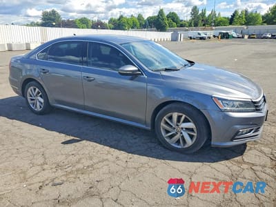 Czwarte zdjęcie samochodu z boku: 2018 VOLKSWAGEN PASSAT SE VIN:1VWBA7A30JC010029 - miniatura