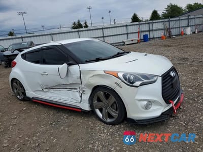 Czwarte zdjęcie samochodu z boku: 2013 HYUNDAI VELOSTER TURBO VIN:KMHTC6AE4DU144064 - miniatura