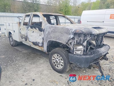 Czwarte zdjęcie samochodu z boku: 2022 CHEVROLET SILVERADO K2500 HEAVY DUTY VIN:1GB2YLE73NF245439 - miniatura