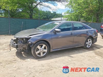2014 TOYOTA CAMRY SE 4T1BF1FK6EU752450 - główne zdjęcie licytacji z USA - miniatura
