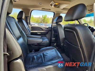 Zdjęcie 11 z 13 samochodu: 2011 GMC YUKON XL DENALI VIN:1GKS2MEF0BR311227 - miniatura
