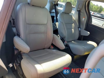 Zdjęcie 11 z 13 samochodu: 2015 TOYOTA SIENNA LIMITED PREMIUM 7-PASSENGER VIN:5TDDK3DC7FS094806 - miniatura