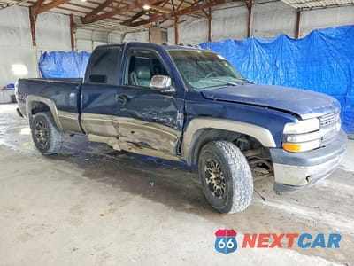Czwarte zdjęcie samochodu z boku: 1999 CHEVROLET SILVERADO K2500 VIN:1GCGK29U5XZ174730 - miniatura