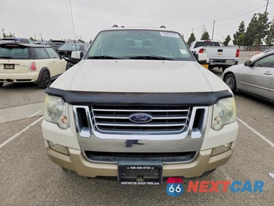 Piąte zdjęcie samochodu w środku: 2008 FORD EXPLORER EDDIE BAUER VIN:1FMEU64E78UA84790 - miniatura
