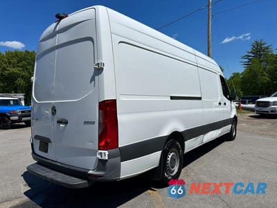 Trzecie zdjęcie samochodu z tyłu: 2021 MERCEDES-BENZ SPRINTER 2500 VIN:W1Y40CHY8MT061965 - miniatura