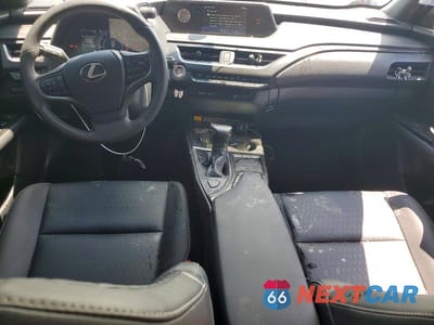 Zdjęcie 8 z 12 samochodu: 2021 LEXUS UX 200 VIN:JTHX3JBH2M2034805 - miniatura