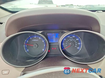 Zdjęcie 9 z 13 samochodu: 2011 HYUNDAI TUCSON GLS VIN:KM8JU3AC7BU125930 - miniatura