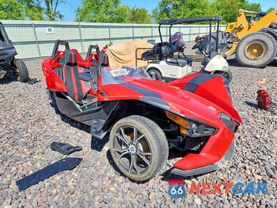 Czwarte zdjęcie samochodu z boku: 2015 POLARIS SLINGSHOT SL VIN:57XAAPFAXF5101317 - miniatura