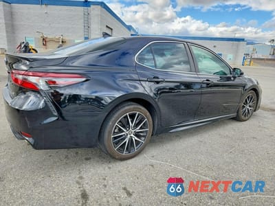 Trzecie zdjęcie samochodu z tyłu: 2024 TOYOTA CAMRY SE VIN:4T1G11AK1RU906189 - miniatura