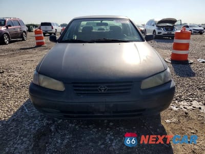Piąte zdjęcie samochodu w środku: 1997 TOYOTA CAMRY LE VIN:4T1BG22K6VU752103 - miniatura