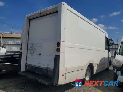 Trzecie zdjęcie samochodu z tyłu: 2015 ISUZU NPR HD DELIVERY TRUCK VIN:JALB4T170F7W00445 - miniatura