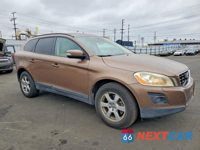 Czwarte zdjęcie samochodu z boku: 2010 VOLVO XC60 3.2 VIN:YV4982DZ6A2066298 - miniatura