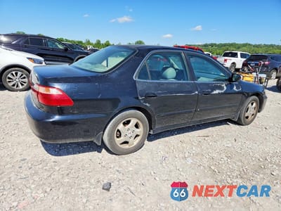 Trzecie zdjęcie samochodu z tyłu: 2000 HONDA ACCORD EX VIN:1HGCG5662YA151866 - miniatura