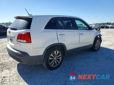 Trzecie zdjęcie samochodu z tyłu: 2011 KIA SORENTO EX VIN:5XYKU4A27BG016259 - miniatura