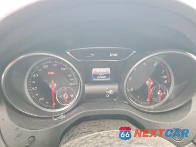 Zdjęcie 9 z 12 samochodu: 2019 MERCEDES-BENZ CLA 250 VIN:WDDSJ4EB8KN744819 - miniatura