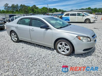 Czwarte zdjęcie samochodu z boku: 2010 CHEVROLET MALIBU LS VIN:1G1ZB5EB7AF245037 - miniatura