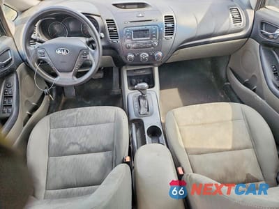 Zdjęcie 8 z 12 samochodu: 2016 KIA FORTE LX VIN:KNAFK4A67G5521810 - miniatura