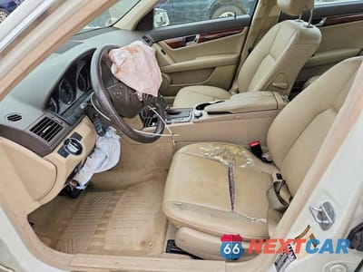 Zdjęcie 7 z 13 samochodu: 2011 MERCEDES-BENZ C 300 4MATIC VIN:WDDGF8BBXBA512409 - miniatura