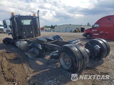 Trzecie zdjęcie samochodu z tyłu: 2014 FREIGHTLINER CORONADO - SEMI TRUCK VIN:3AKJGNDV4EDFT2932 - miniatura
