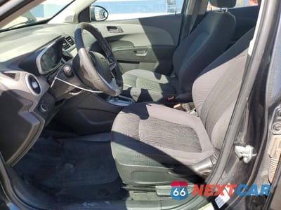 Zdjęcie 7 z 12 samochodu: 2017 CHEVROLET SONIC LT VIN:1G1JD5SG3H4134837 - miniatura