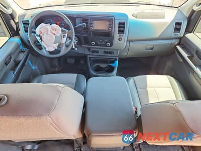 Zdjęcie 8 z 14 samochodu: 2015 NISSAN NV 2500 DELIVERY VAN VIN:1N6AF0LY2FN804281 - miniatura