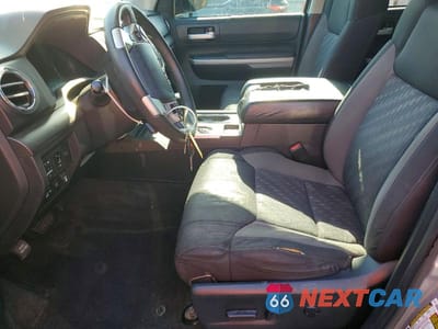 Zdjęcie 7 z 12 samochodu: 2019 TOYOTA TUNDRA CREWMAX SR5 VIN:5TFEY5F12KX253357 - miniatura