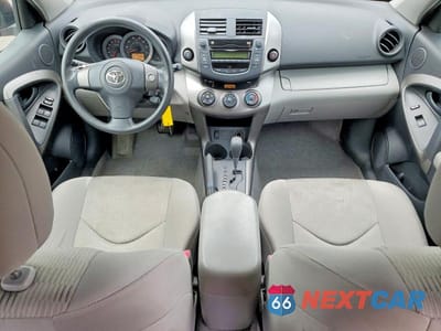 Zdjęcie 8 z 13 samochodu: 2010 TOYOTA RAV4 BASE VIN:JTMBF4DV3AD022136 - miniatura