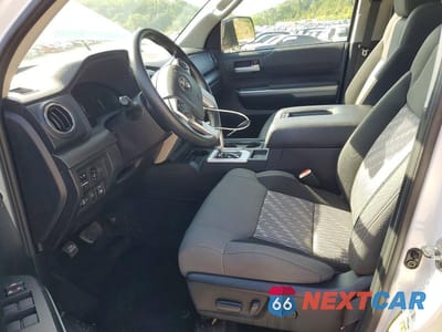 Zdjęcie 7 z 12 samochodu: 2018 TOYOTA TUNDRA CREWMAX SR5 VIN:5TFDW5F13JX693359 - miniatura