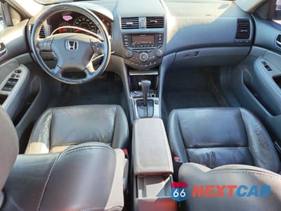 Zdjęcie 8 z 12 samochodu: 2004 HONDA ACCORD EX VIN:1HGCM56884A134719 - miniatura