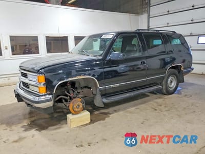 1997 CHEVROLET TAHOE K1500 1GNEK13R3VJ370819 - główne zdjęcie licytacji z USA - miniatura