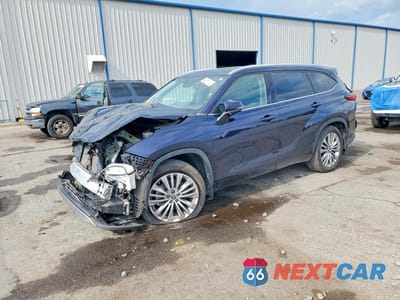 2022 TOYOTA HIGHLANDER PLATINUM 5TDFZRBH2NS221580 - główne zdjęcie licytacji z USA - miniatura