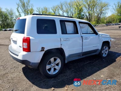Trzecie zdjęcie samochodu z tyłu: 2011 JEEP PATRIOT SPORT VIN:1J4NF1GB2BD217640 - miniatura