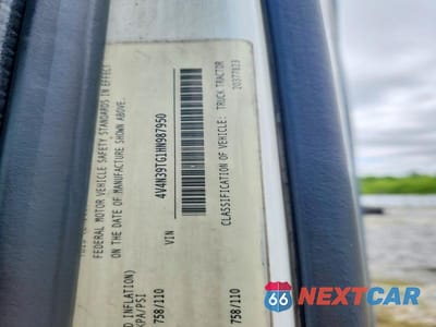 Zdjęcie 10 z 10 samochodu: 2017 VOLVO VNL SEMI TRUCK VIN:4V4N39TG1HN987950 - miniatura