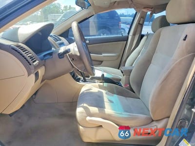 Zdjęcie 7 z 13 samochodu: 2005 HONDA ACCORD LX VIN:1HGCM56405A112972 - miniatura
