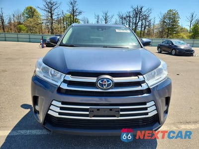 Piąte zdjęcie samochodu w środku: 2017 TOYOTA HIGHLANDER HYBRID XLE VIN:5TDJGRFH0HS032148 - miniatura